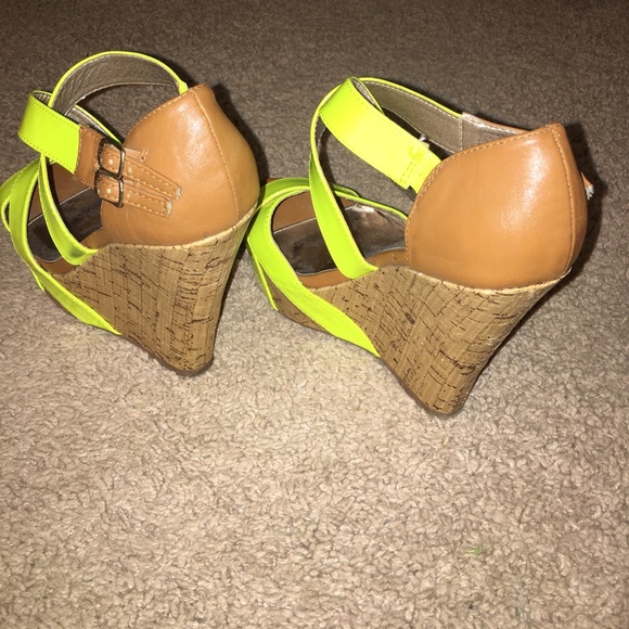 Wedge - Picture 3 of 4