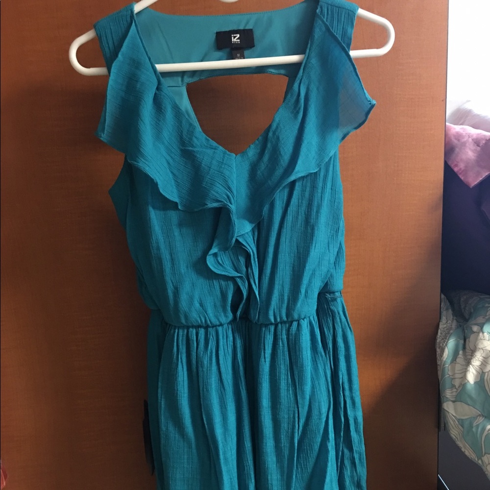 Triangle cut out flowy dress