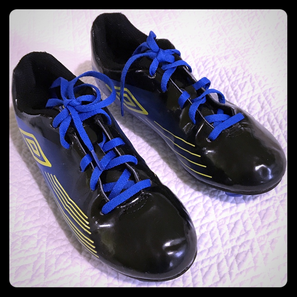 Soccer cleats, size 4