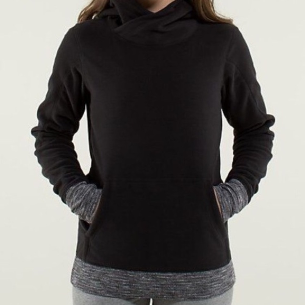 Lululemon Black Runaway pullover hoodie. Size 8