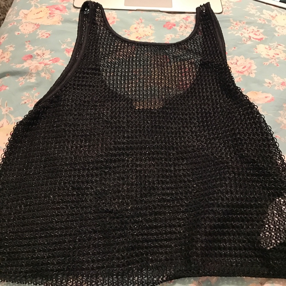Sporty crop