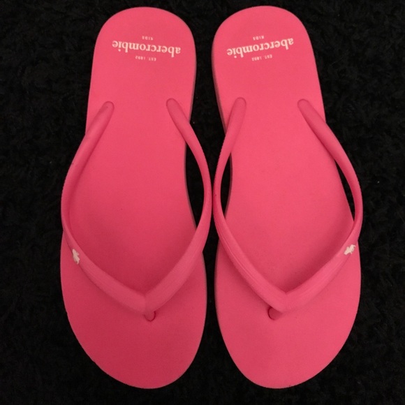 Abercrombie & Fitch Shoes - Pink Abercrombie flip flops