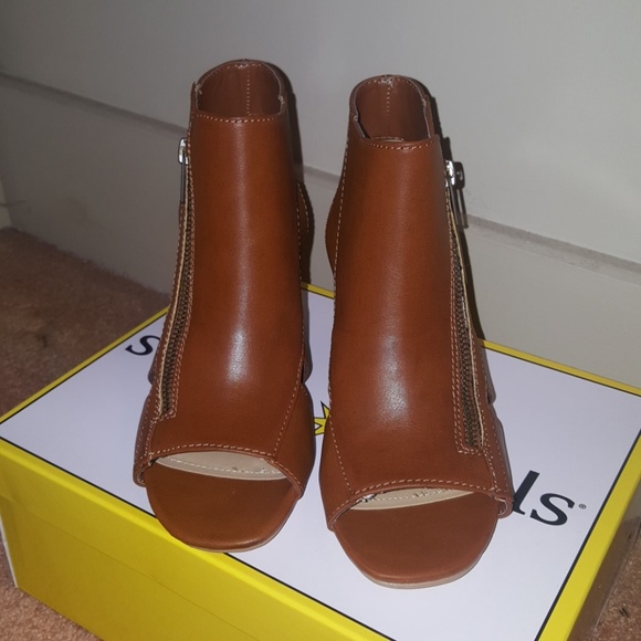 Open Toe Booties - Picture 2 of 3