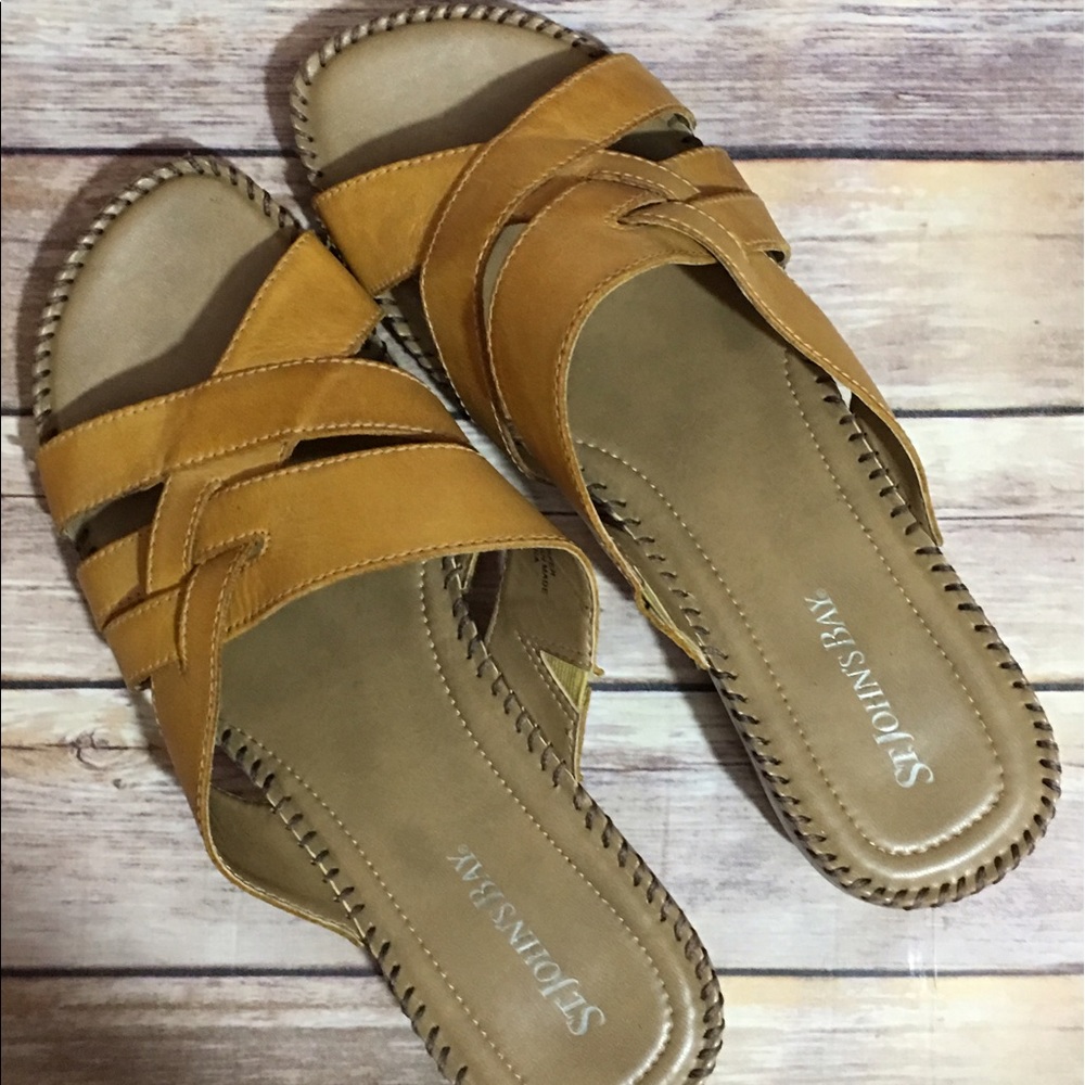✌️SALE✌️St. John's Bay Leather Sandals
