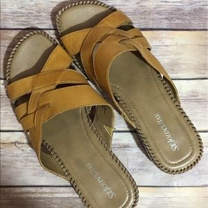 ✌️SALE✌️St. John's Bay Leather Sandals