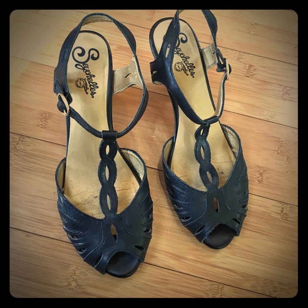 Adorable Seychelles heels US 7.5