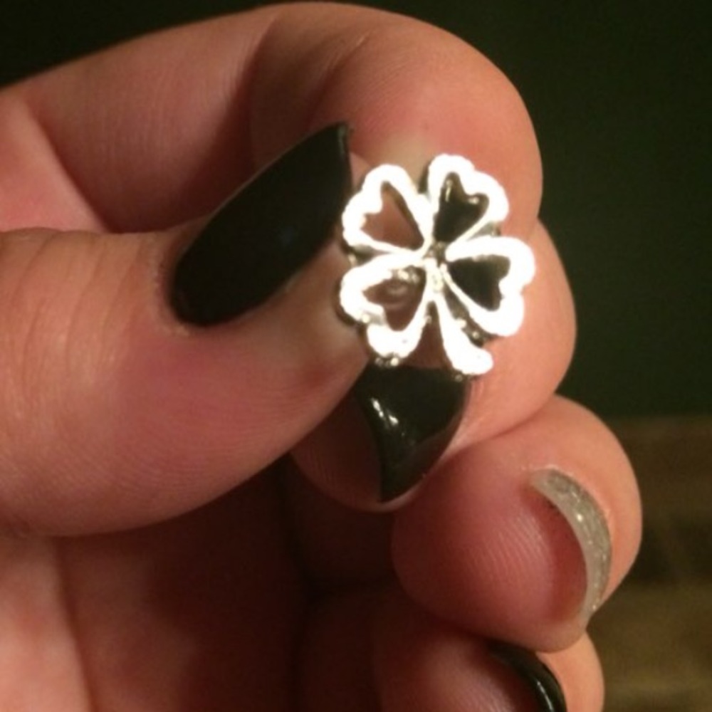 🆕 Dainty Shamrock Clover Earrings!!🍀🍀🍀🍀🍀🍀🍀
