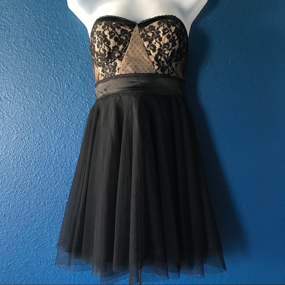 Black and Cream Lace Formal Dress
