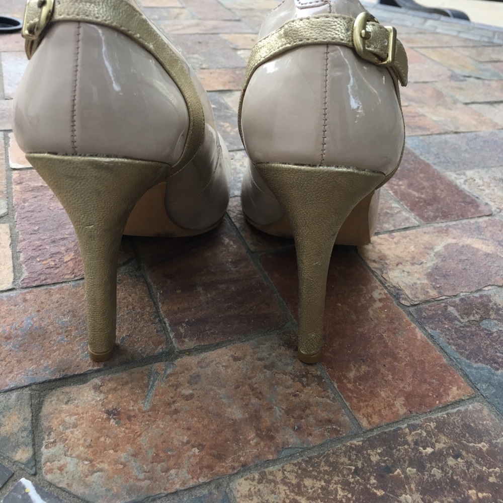 Heels - Picture 3 of 4