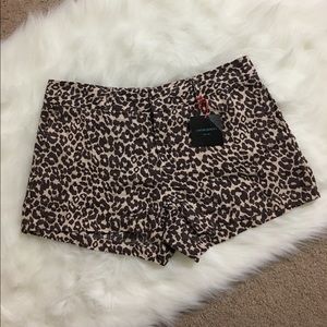 Cynthia Rowley. Linen, leopard print shorts Cynthia Rowley. Linen, leopard print shorts