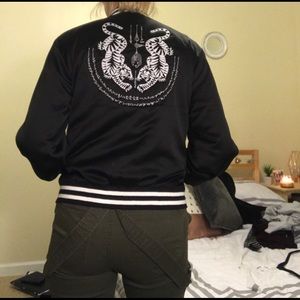 Brandy Melville bomber 😍😍😍