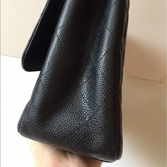 SOLD Chanel Maxi double flap caviar - Picture 3 of 7