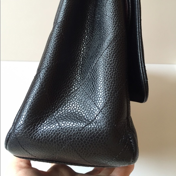 SOLD Chanel Maxi double flap caviar - Picture 4 of 7