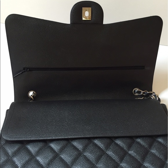 SOLD Chanel Maxi double flap caviar - Picture 5 of 7