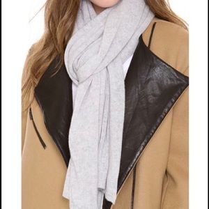 Club Monaco 
Adele Cashmere Scarf
