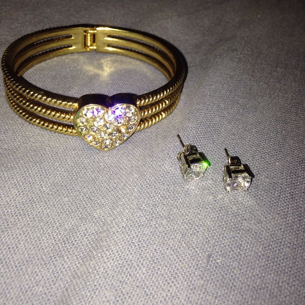 Cute bracelet and earrings set