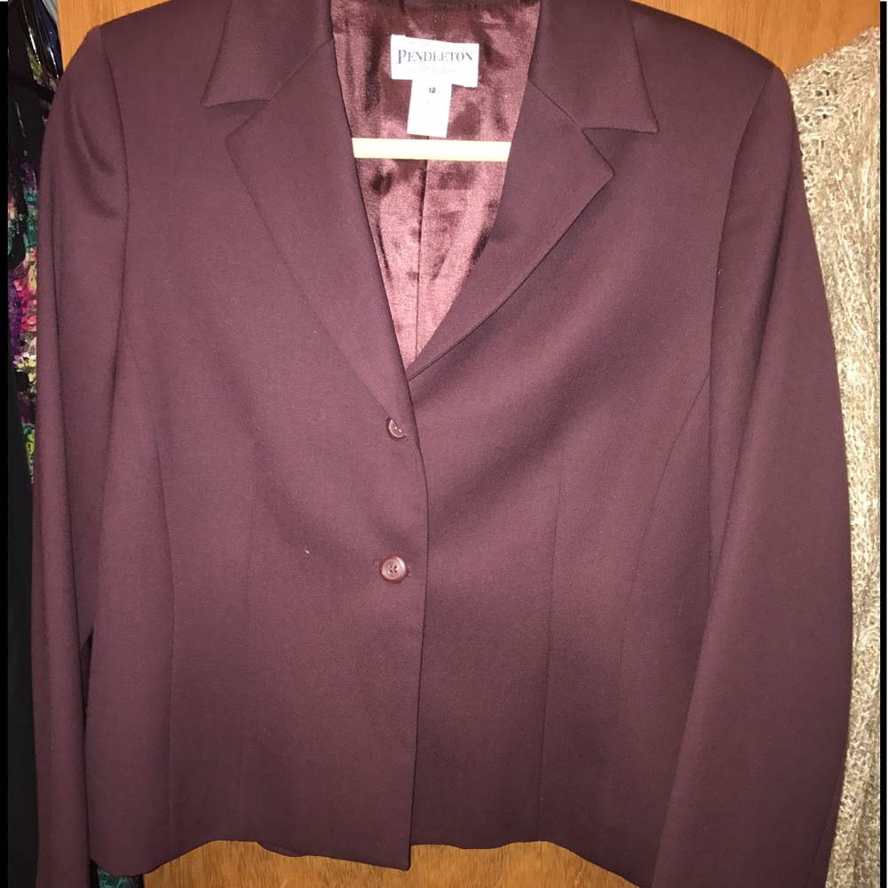 Beautiful burgundy blazer!