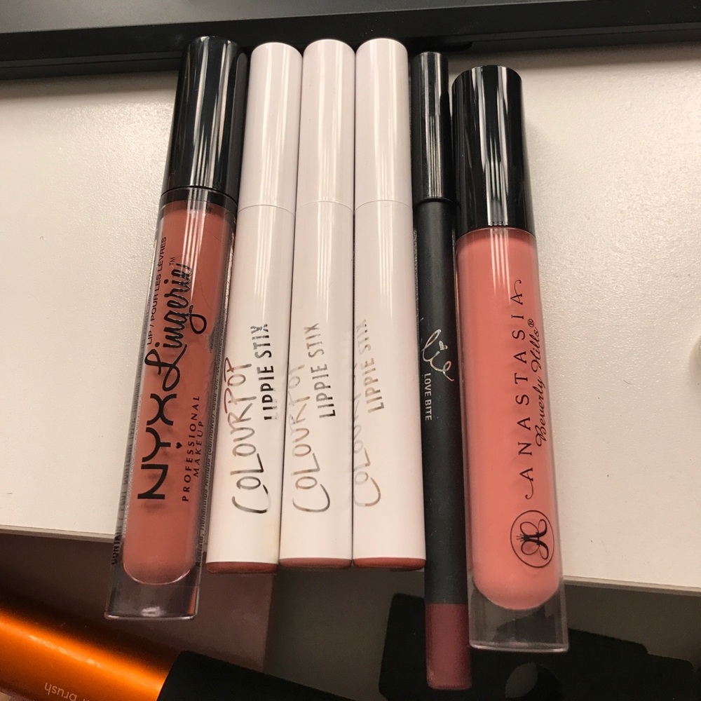 Random Lip Lot