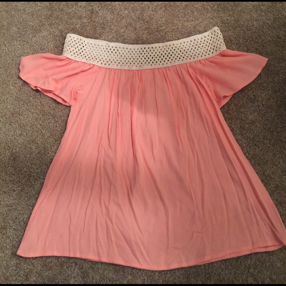 ✨ off shoulder blouse ✨