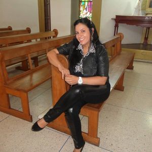 Meet your Posher, Desiree