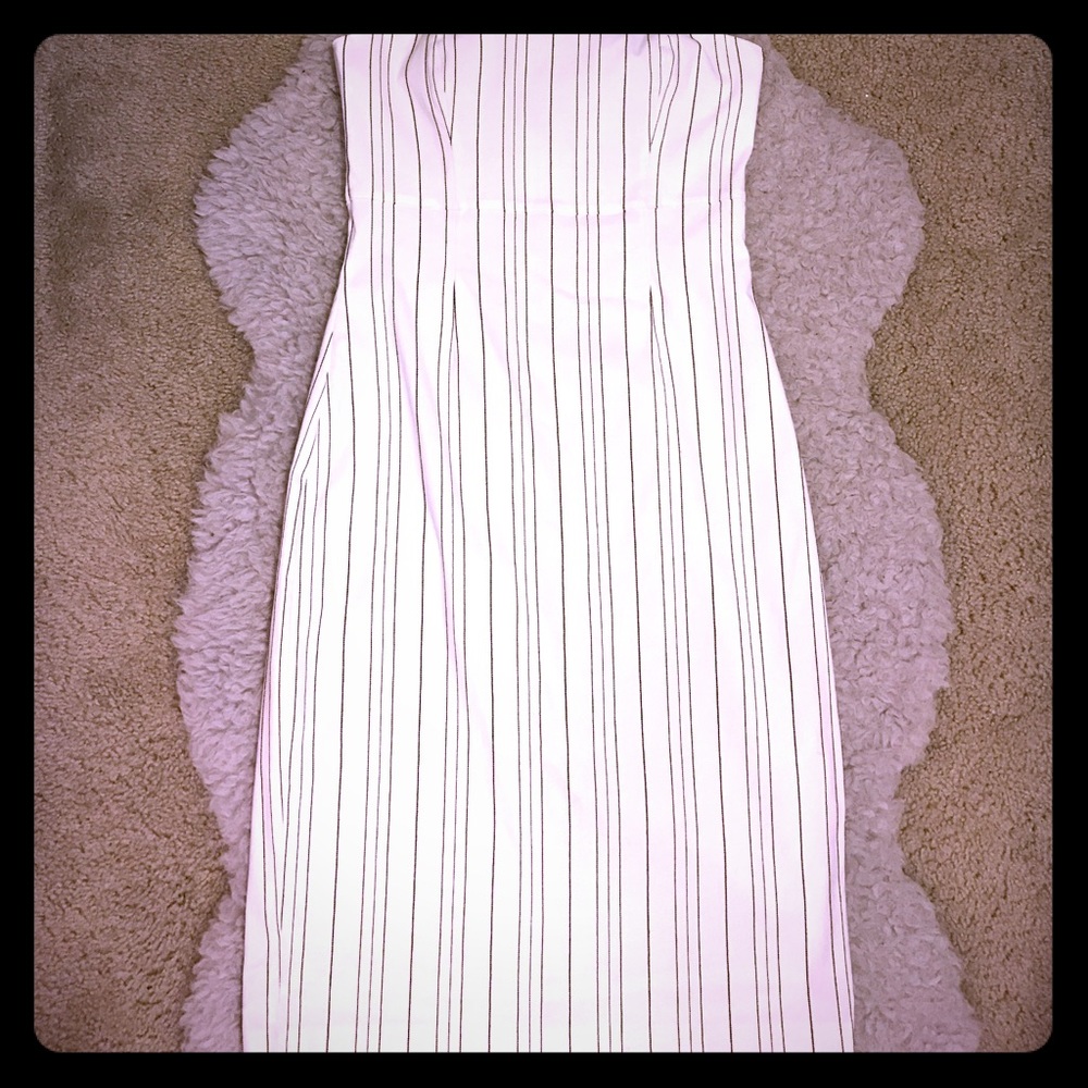 Express Strapless Dress - Picture 2 of 5