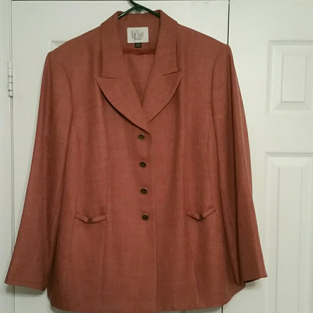 Women's skirt suit