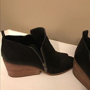 Lucky brand open toe wedges