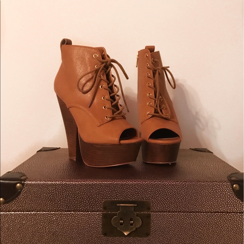 Steve Madden Brown Leather Ankle Booties