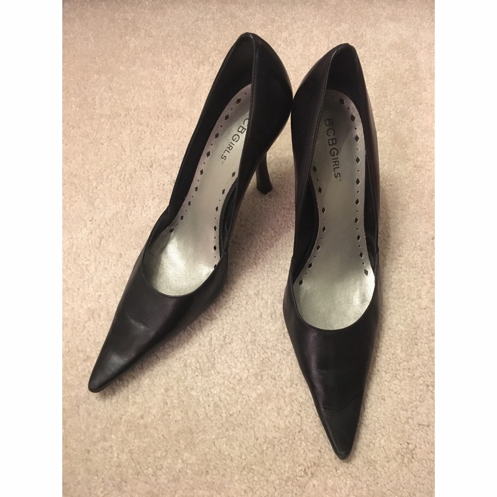 BCBG Mika Black Pointy Leather Heels NIB
