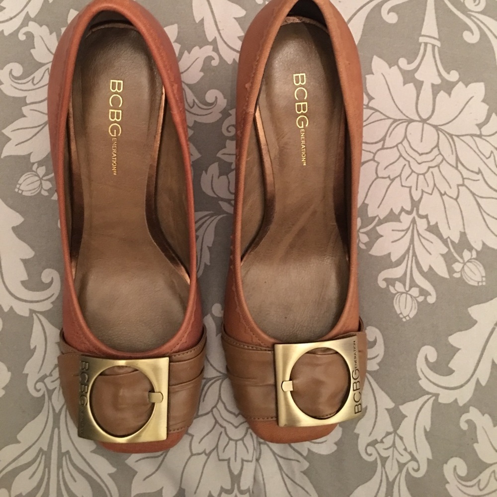 BCBGeneration tan heels