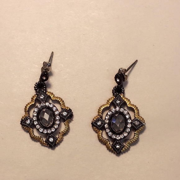 Brand new set of necklace and earrings. - Picture 3 of 4