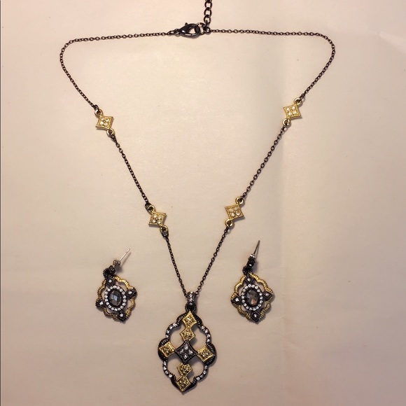 Brand new set of necklace and earrings. - Picture 4 of 4