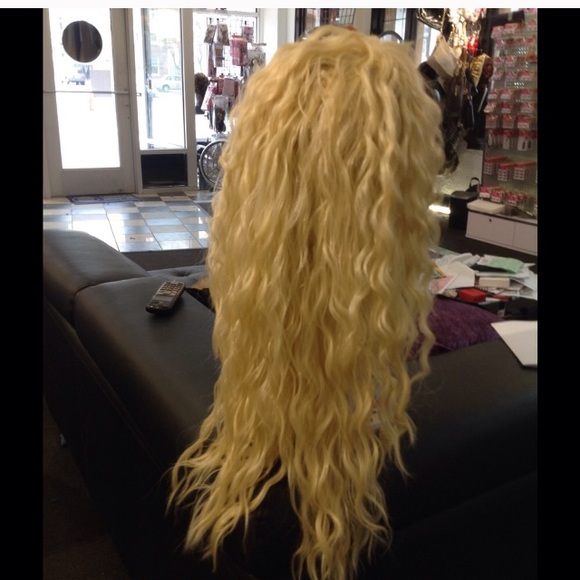 Long curly blonde wig sale 2020 Lace Wigs are in main image 4