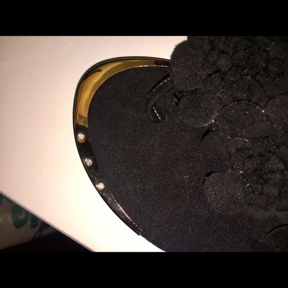 Beautiful black sandals - Picture 3 of 4