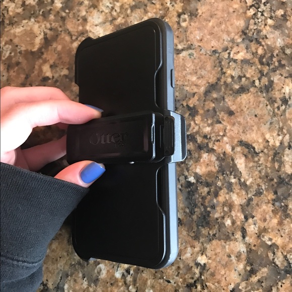 iPhone 6 Otter Box case with a holder - Picture 3 of 3