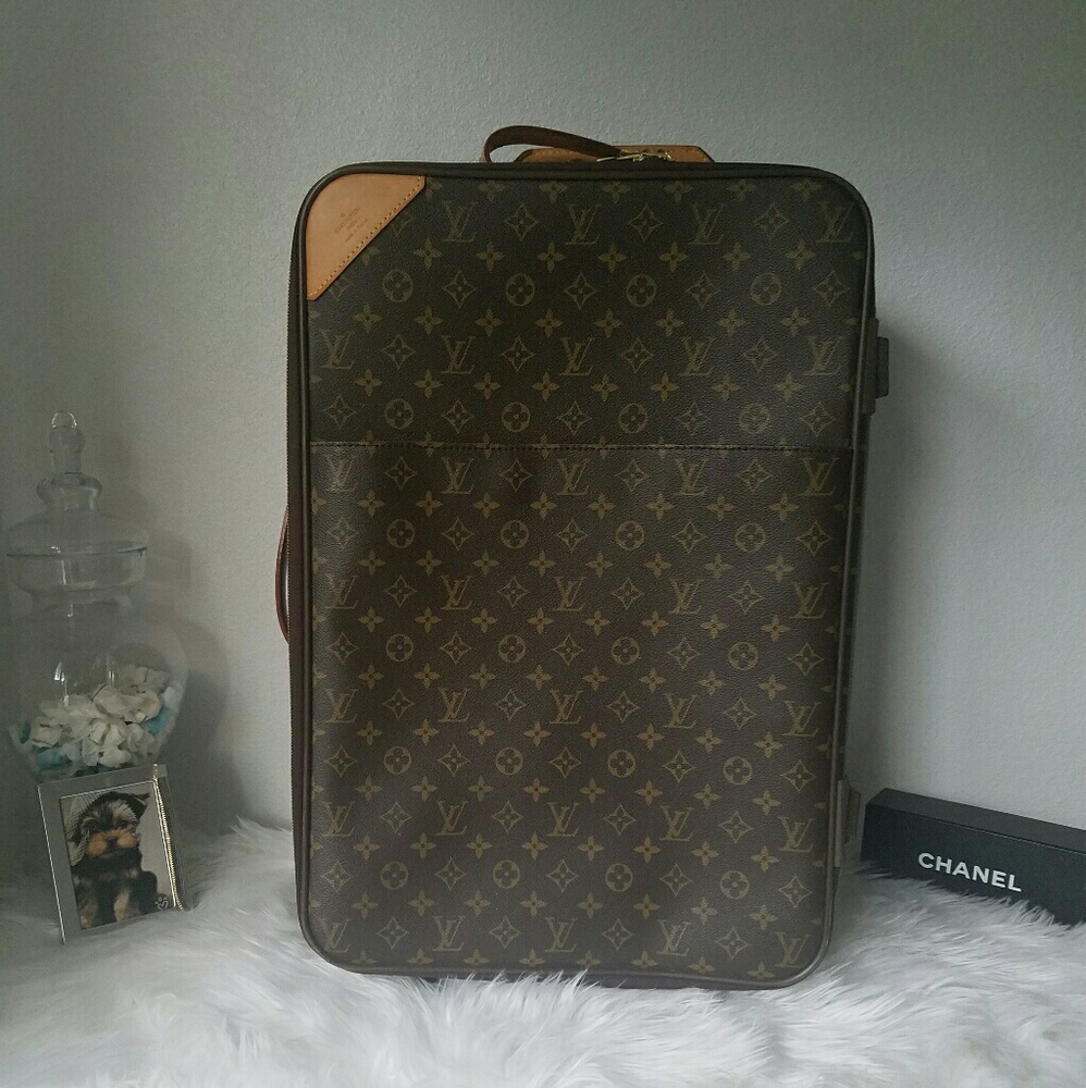 SOLD!!!    AUTHENTIC Louis Vuitton Luggage