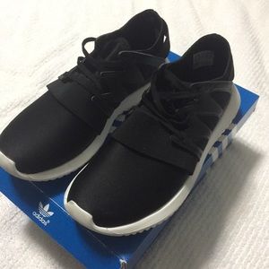 Adidas Tubular Sneakers (Black, Size 6)