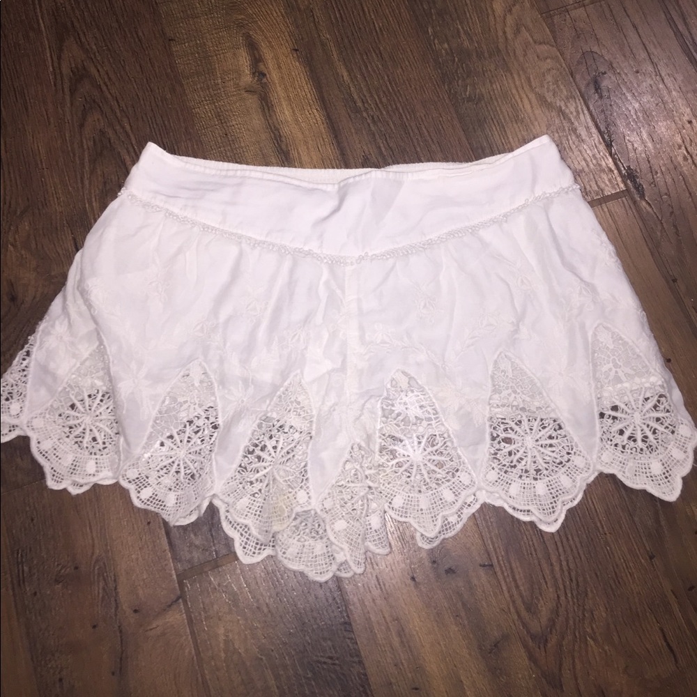 American Eagle off-White lace shorts Large