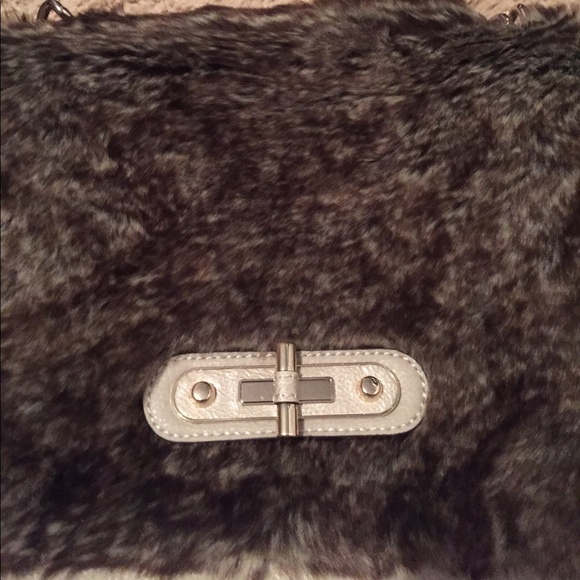Guess fur purse - Picture 6 of 8