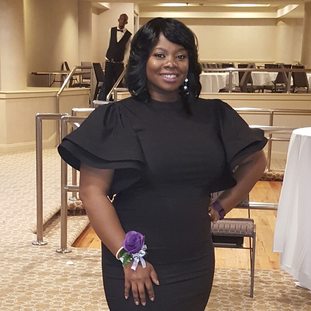 Meet your Posher, Shakia