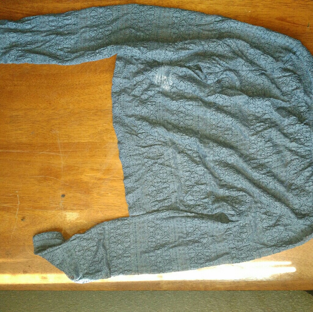 Long sleeved crop top