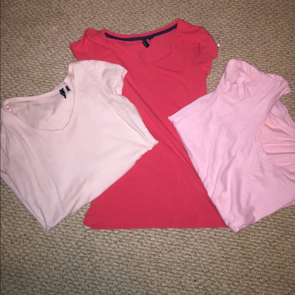 3 T-shirts