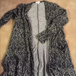 Beautiful LuLaRoe XS Sarah Sweater