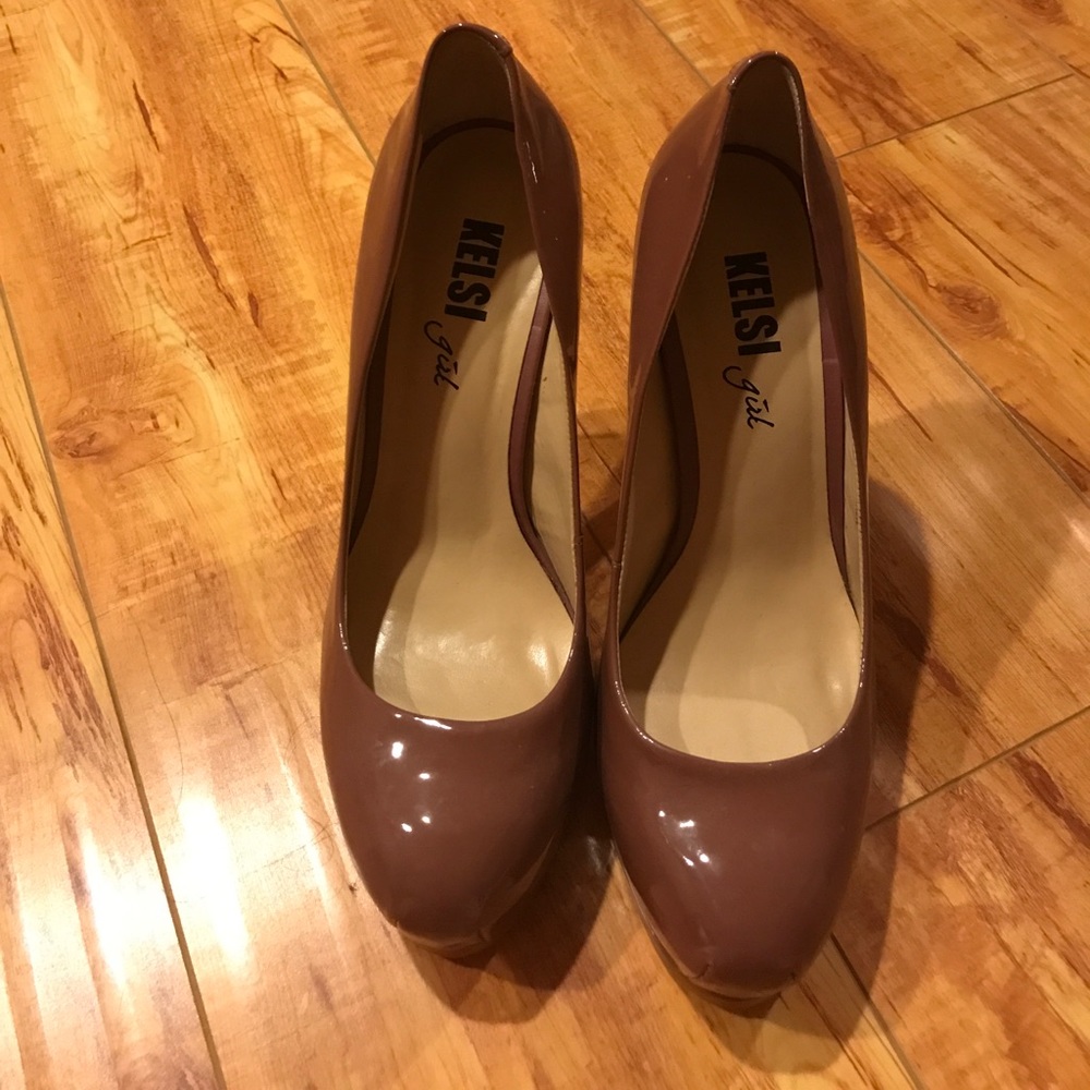 Kelsi Shoes Size 6.5