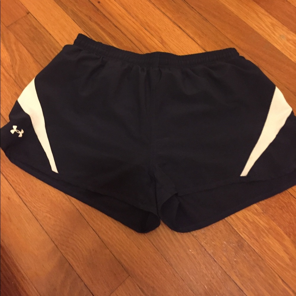 Under Armour running short