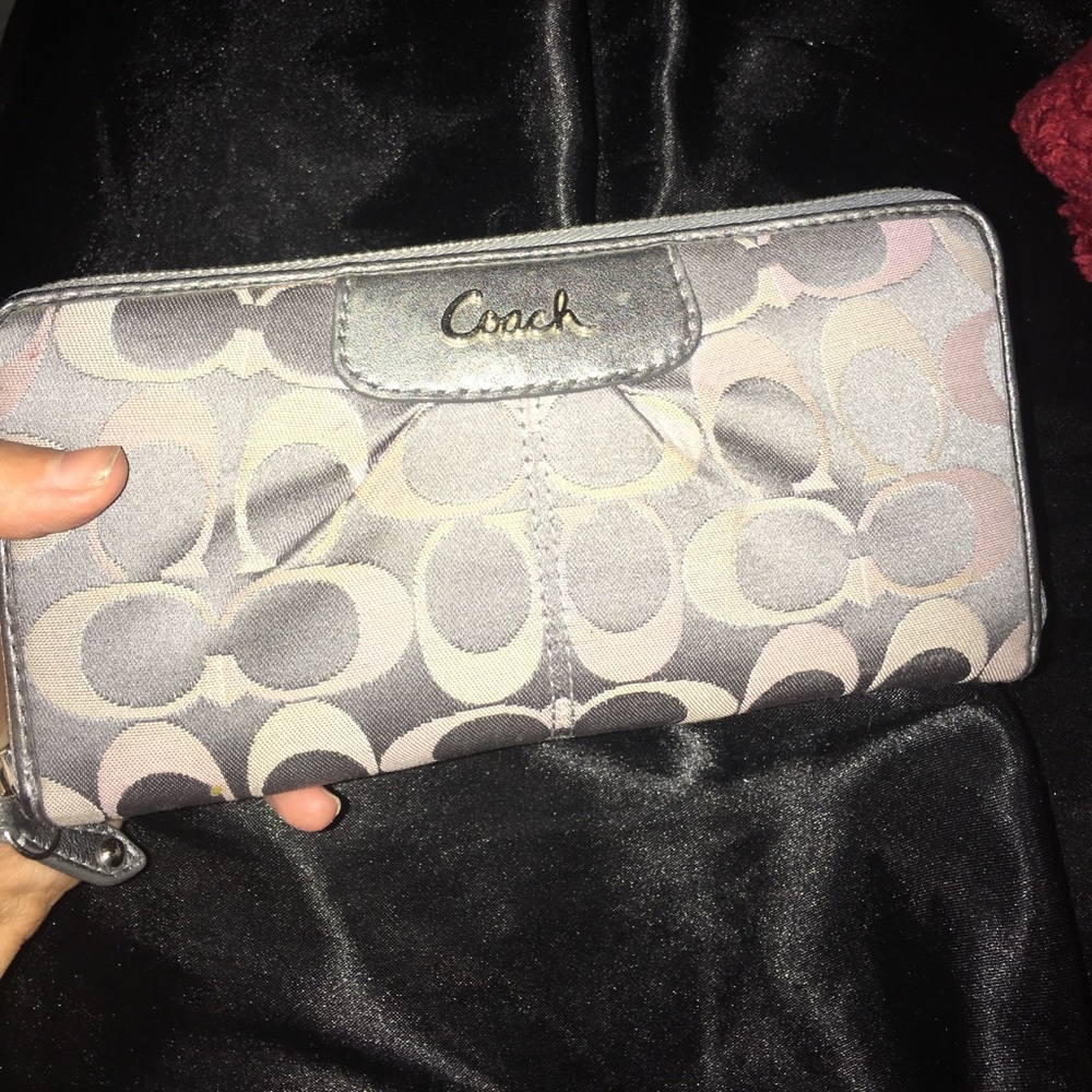 Authentic Coach wallet!!