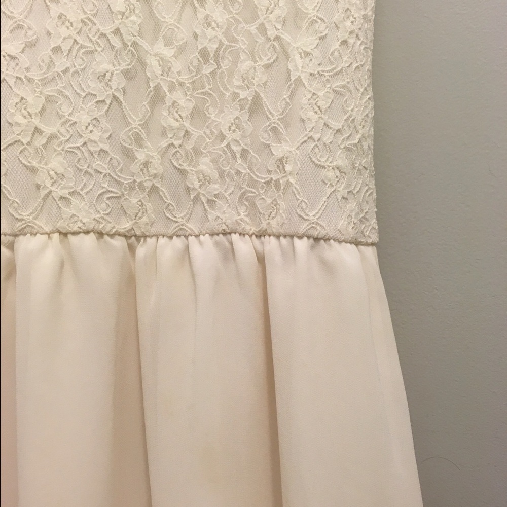 🕊 Sweetest White Lace Dress - Picture 7 of 12