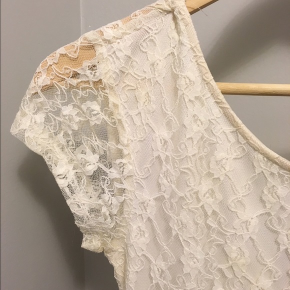 🕊 Sweetest White Lace Dress - Picture 6 of 12