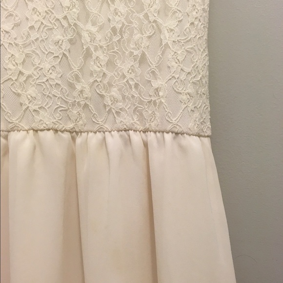 🕊 Sweetest White Lace Dress - Picture 7 of 12