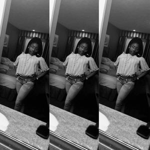 Meet your Posher, Deyoncé